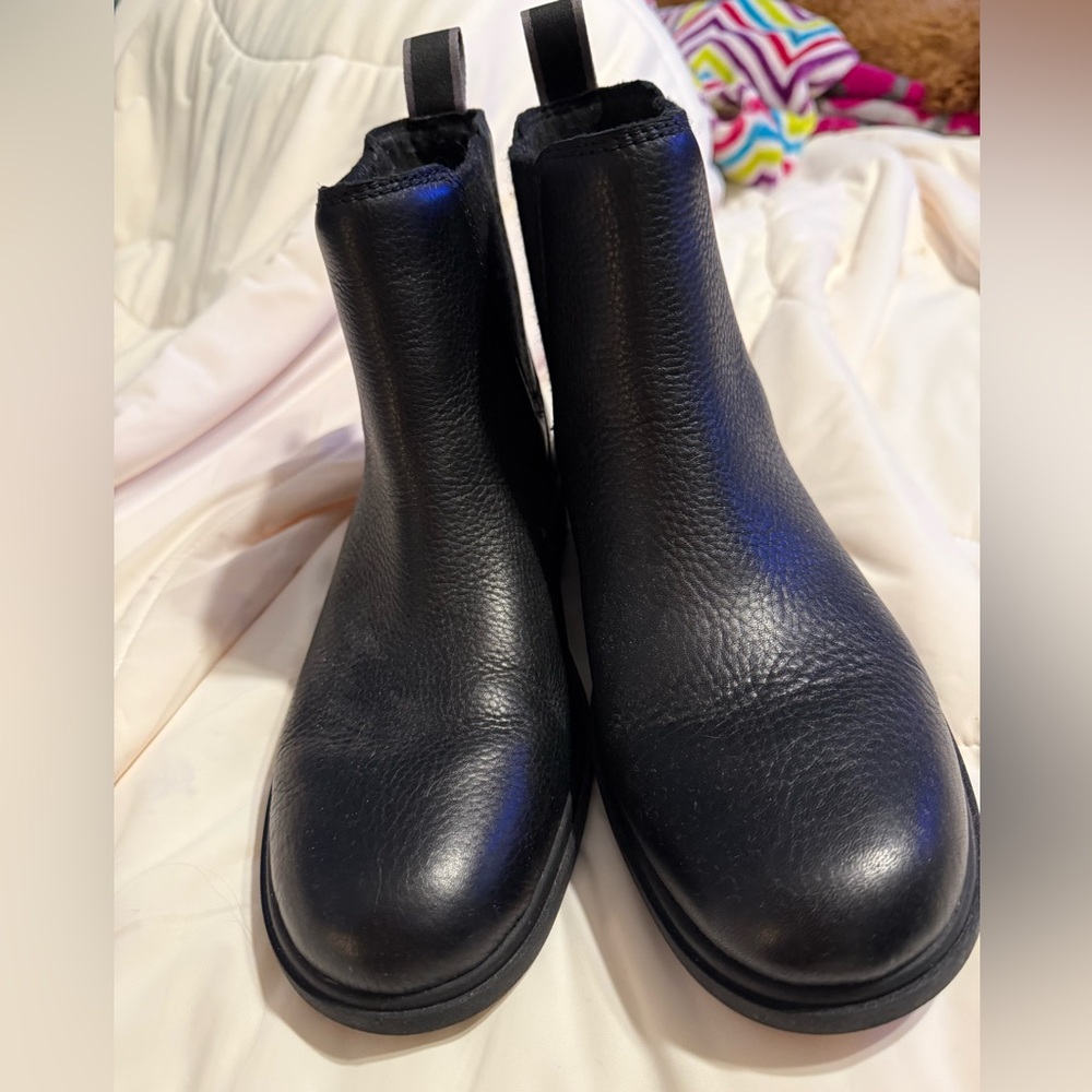 NWOT UGG winter boots